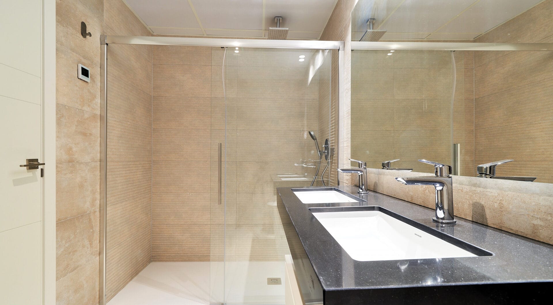 Spectacular New Development in Higuerón Beachside