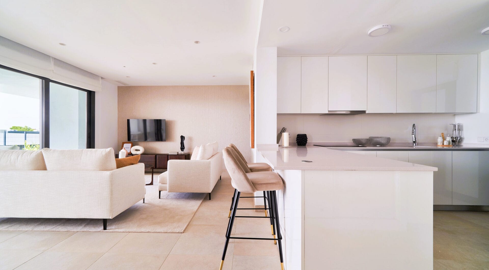 Spectacular New Development in Higuerón Beachside