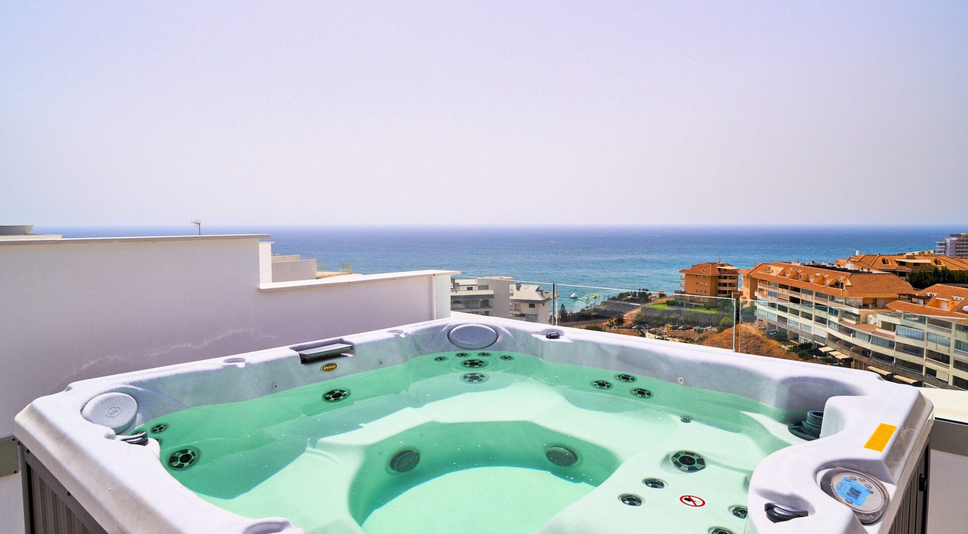 Spectacular New Development in Higuerón Beachside
