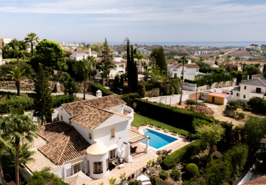 Villa Felisa - Detached Villa in El Paraiso Alto, Benahavis