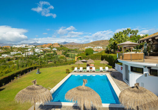 Luxury Villa in Los Flamingos, Benahavis – Exclusive 8-Bedroom Residence with Sea Views