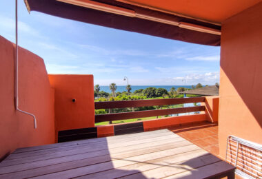 Stunning 3-bedroom beachfront apartment, Playa del Ángel