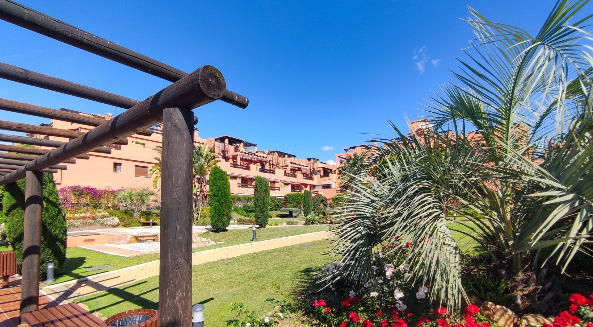 Stunning 3-bedroom beachfront apartment, Playa del Ángel