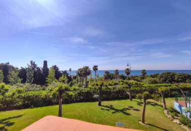 Stunning 3-bedroom beachfront apartment, Playa del Ángel