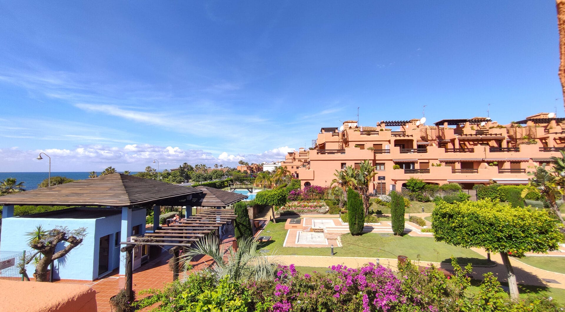 Stunning 3-bedroom beachfront apartment, Playa del Ángel