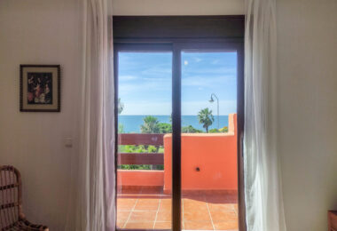 Stunning 3-bedroom beachfront apartment, Playa del Ángel