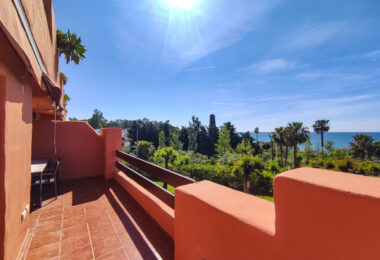 Stunning 3-bedroom beachfront apartment, Playa del Ángel