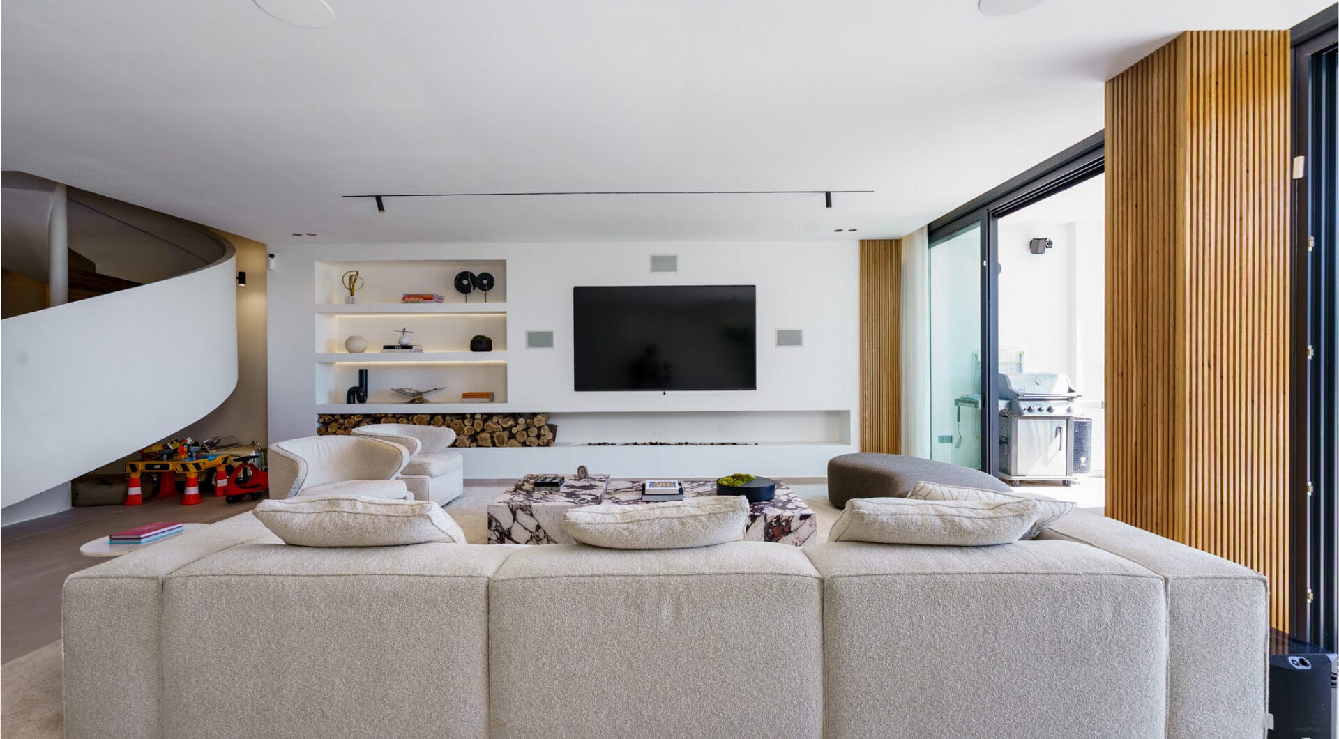 Elegant Renovated Townhouse on Frontline La Quinta Golf with Spectacular Views