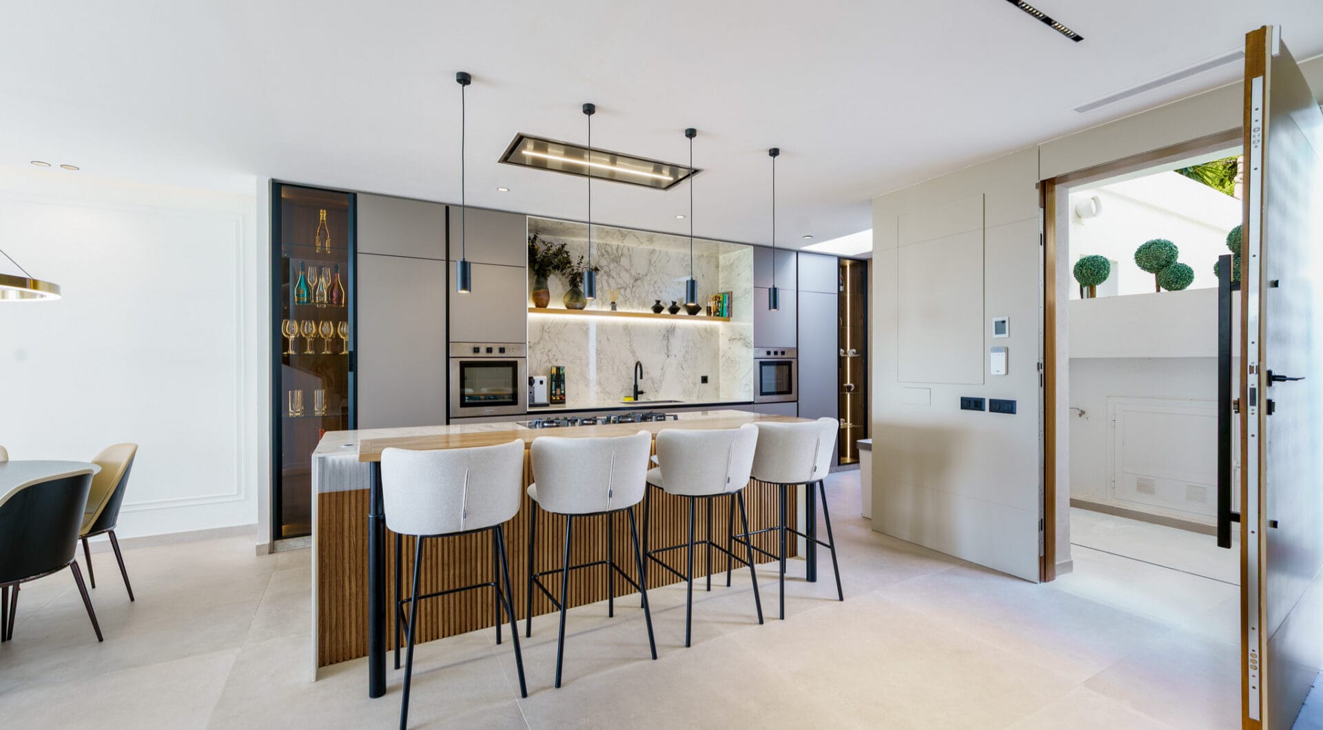 Elegant Renovated Townhouse on Frontline La Quinta Golf with Spectacular Views