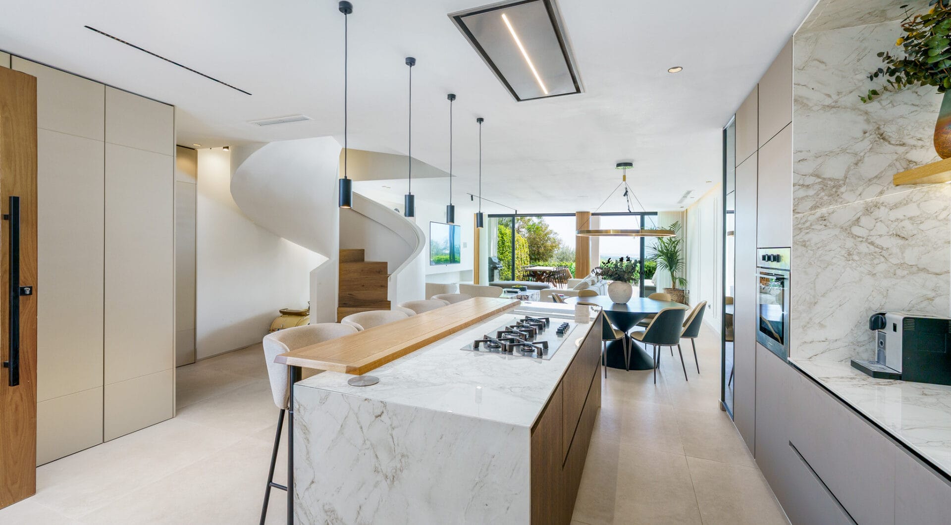 Elegant Renovated Townhouse on Frontline La Quinta Golf with Spectacular Views