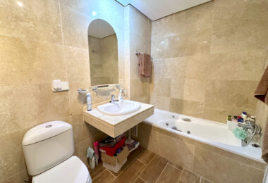 Elegant Ground Floor Apartment in Duquesa Suites, Manilva