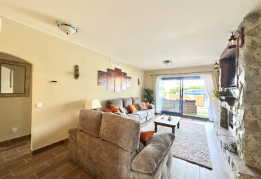 Elegant Ground Floor Apartment in Duquesa Suites, Manilva