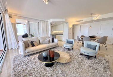 Elegant Three-Bedroom Apartment with Panoramic Views in La Mairena, Marbella East