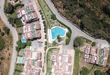 Elegant Three-Bedroom Apartment with Panoramic Views in La Mairena, Marbella East
