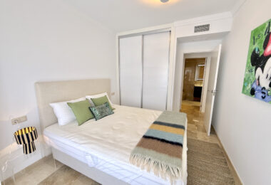 Elegant Three-Bedroom Apartment with Panoramic Views in La Mairena, Marbella East