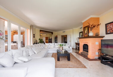 Unique Frontline Beach Villa in La Perla de la Bahía, Casares