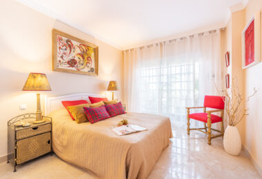A cozy 2 bedroom townhouse located in a famous Aloha Pueblo, Nueva Andalucia.