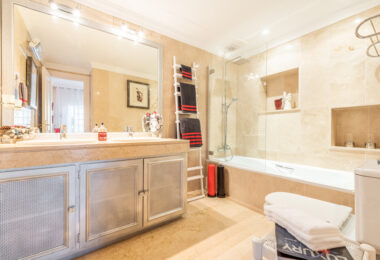 A cozy 2 bedroom townhouse located in a famous Aloha Pueblo, Nueva Andalucia.