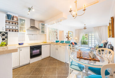 A cozy 2 bedroom townhouse located in a famous Aloha Pueblo, Nueva Andalucia.