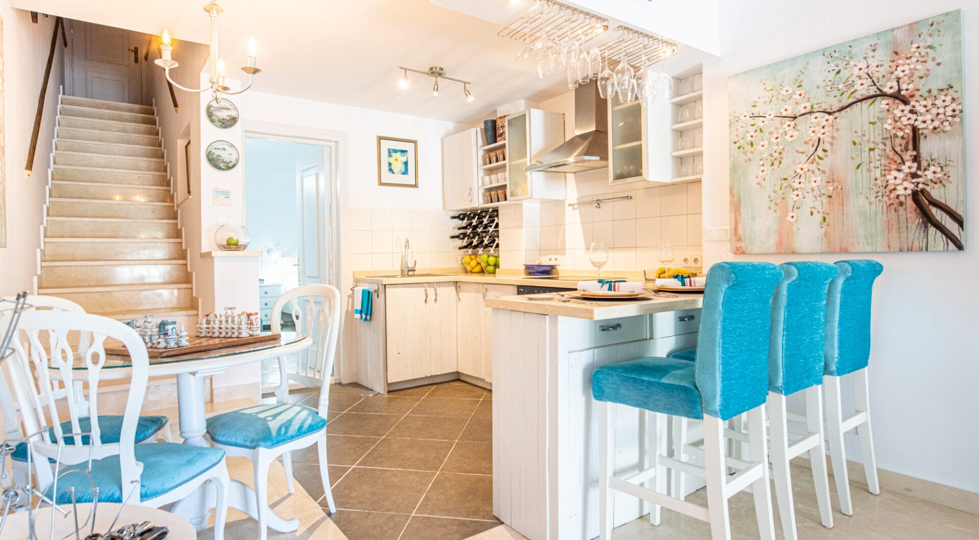 A cozy 2 bedroom townhouse located in a famous Aloha Pueblo, Nueva Andalucia.