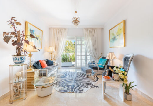 A cozy 2 bedroom townhouse located in a famous Aloha Pueblo, Nueva Andalucia.