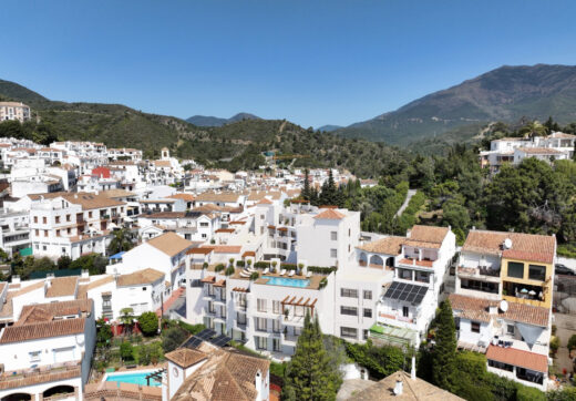 Fuente Lirios, apartments and penthouses in the center of Benahavís