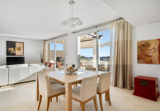 Elegant duplex penthouse in Aloha, Marbella with 3 bedrooms