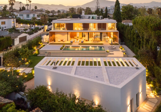 Exceptional 6-Bedroom Contemporary Villa