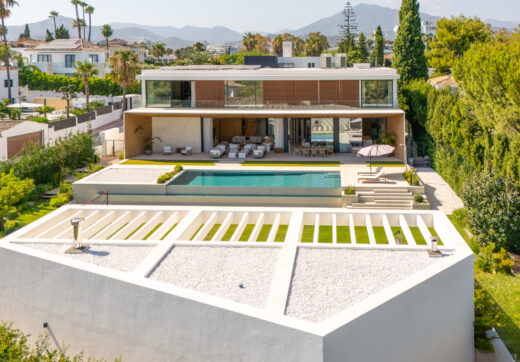 Exceptional 6-Bedroom Contemporary Villa