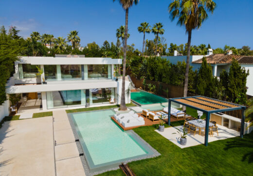 Modern 4-Bedroom Luxury Villa
