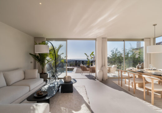 Renovated 3 Bedroom Apartment with private pool, sea &amp; mountain views in Nueva Andalucía