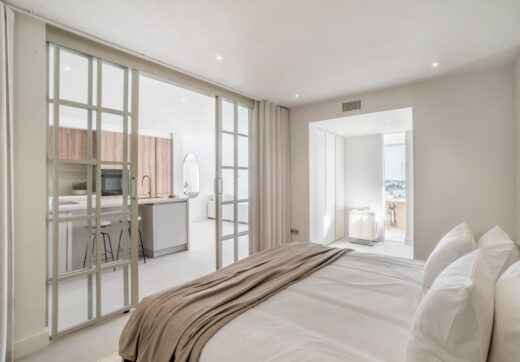 Renovated 3 Bedroom Apartment with private pool, sea &amp; mountain views in Nueva Andalucía
