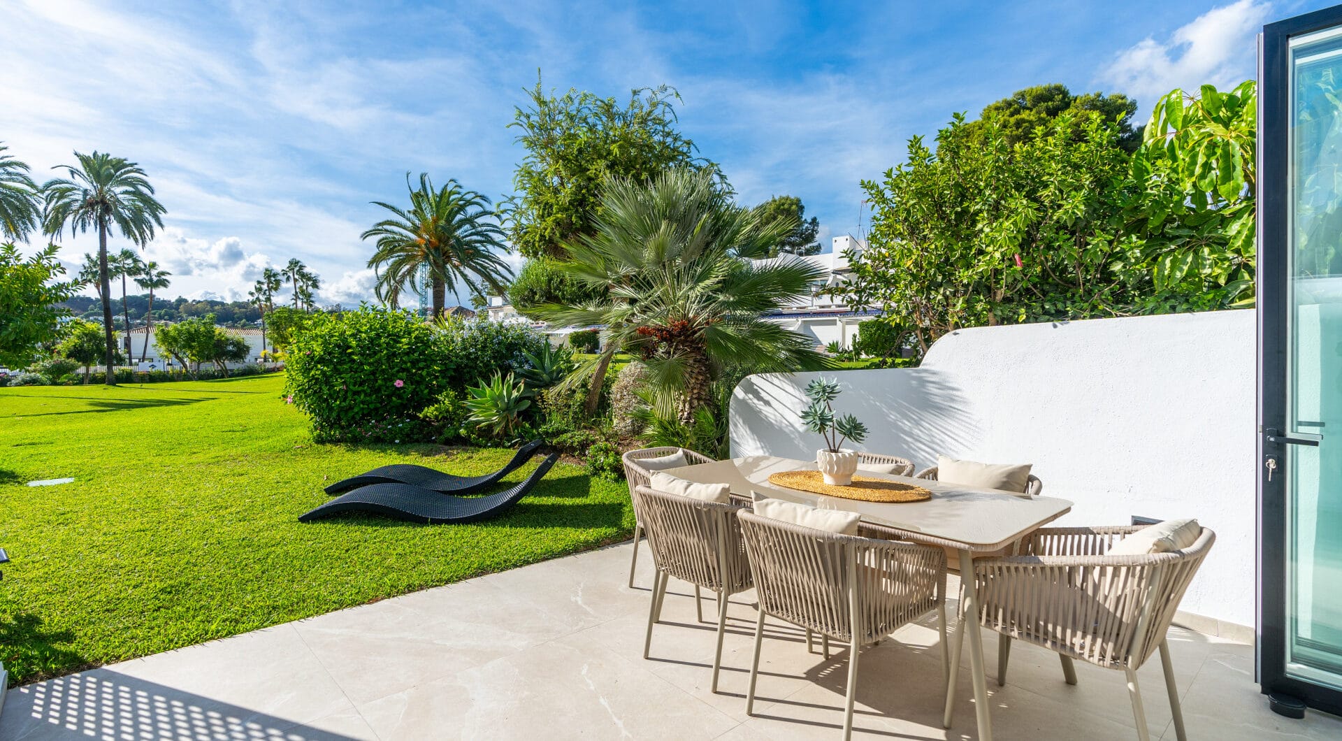 Casa Preciosa, a fully refurbished 4-bedroom, spacious townhouse in The Golf Valley of Nueva Andalucia, Marbella