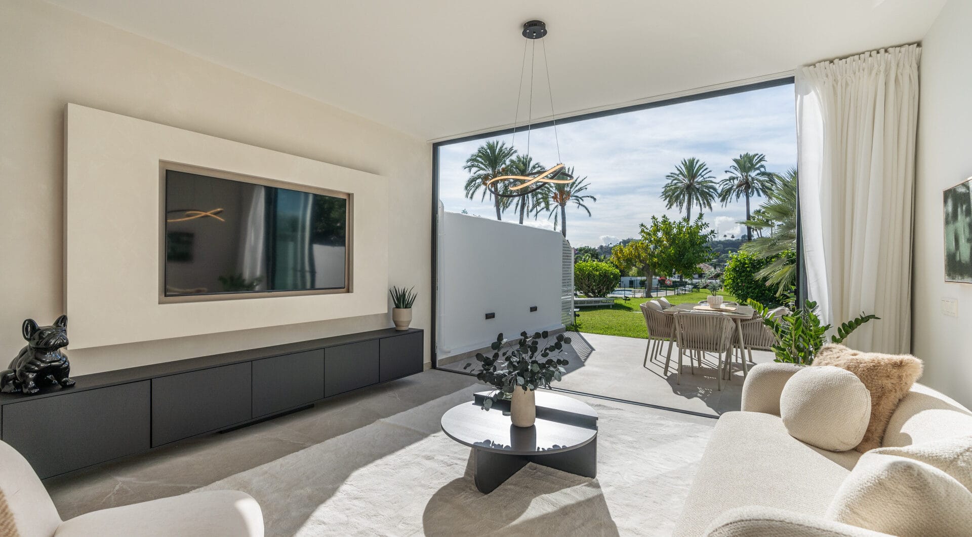 Casa Preciosa, a fully refurbished 4-bedroom, spacious townhouse in The Golf Valley of Nueva Andalucia, Marbella