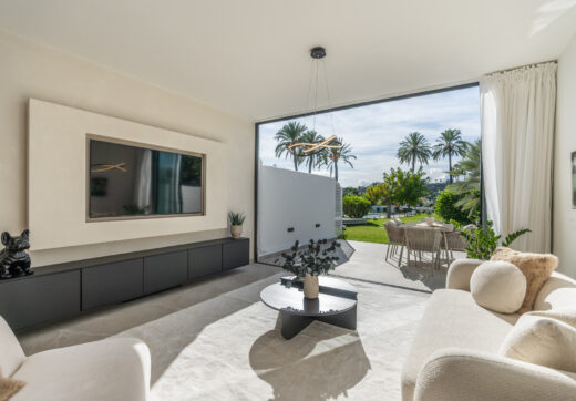 Casa Preciosa, a fully refurbished 4-bedroom, spacious townhouse in The Golf Valley of Nueva Andalucia, Marbella