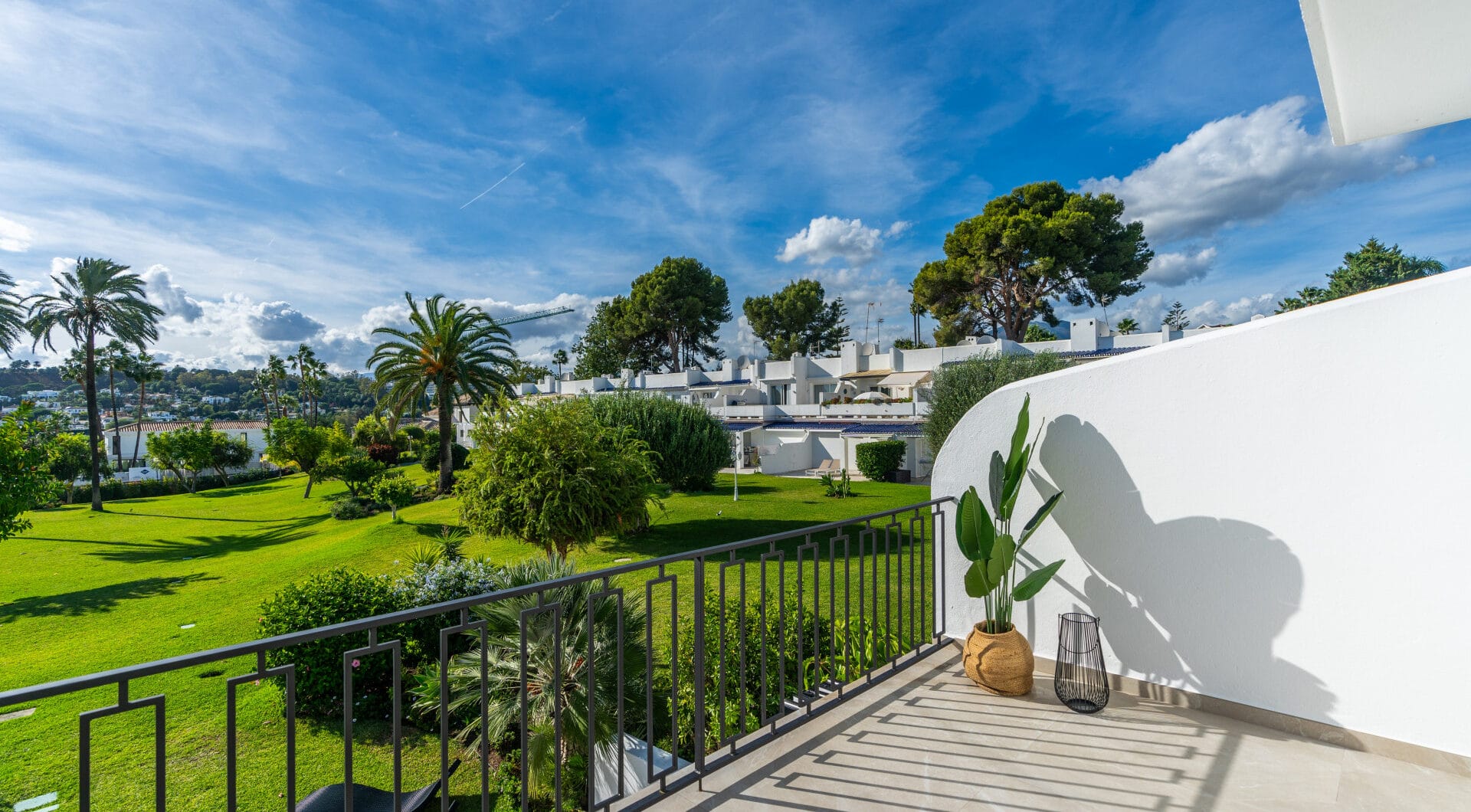 Casa Preciosa, a fully refurbished 4-bedroom, spacious townhouse in The Golf Valley of Nueva Andalucia, Marbella