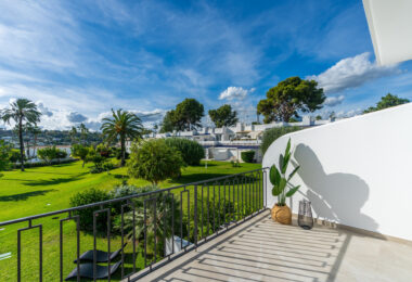 Casa Preciosa, a fully refurbished 4-bedroom, spacious townhouse in The Golf Valley of Nueva Andalucia, Marbella