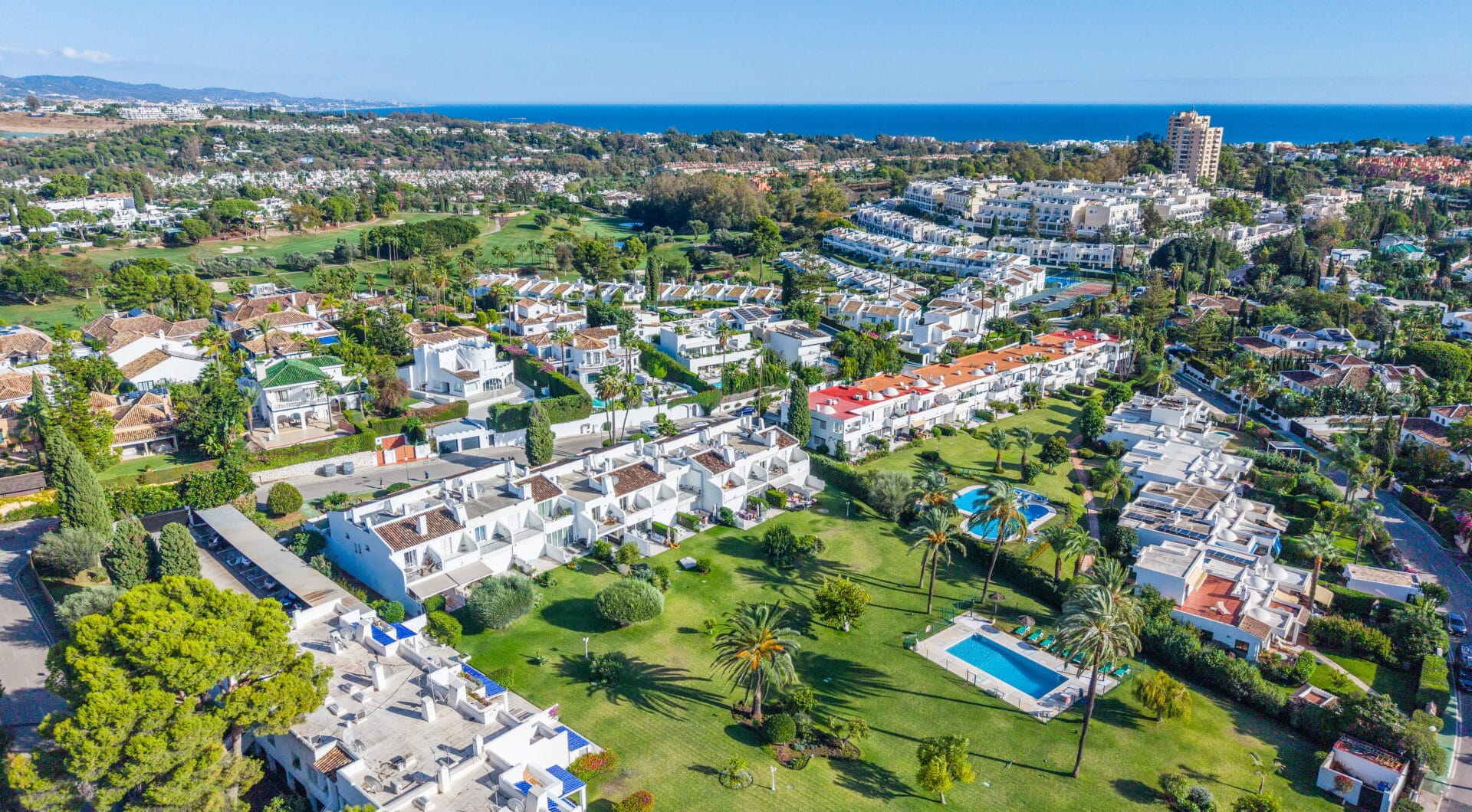 Casa Preciosa, a fully refurbished 4-bedroom, spacious townhouse in The Golf Valley of Nueva Andalucia, Marbella