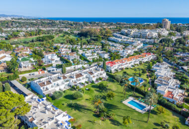 Casa Preciosa, a fully refurbished 4-bedroom, spacious townhouse in The Golf Valley of Nueva Andalucia, Marbella
