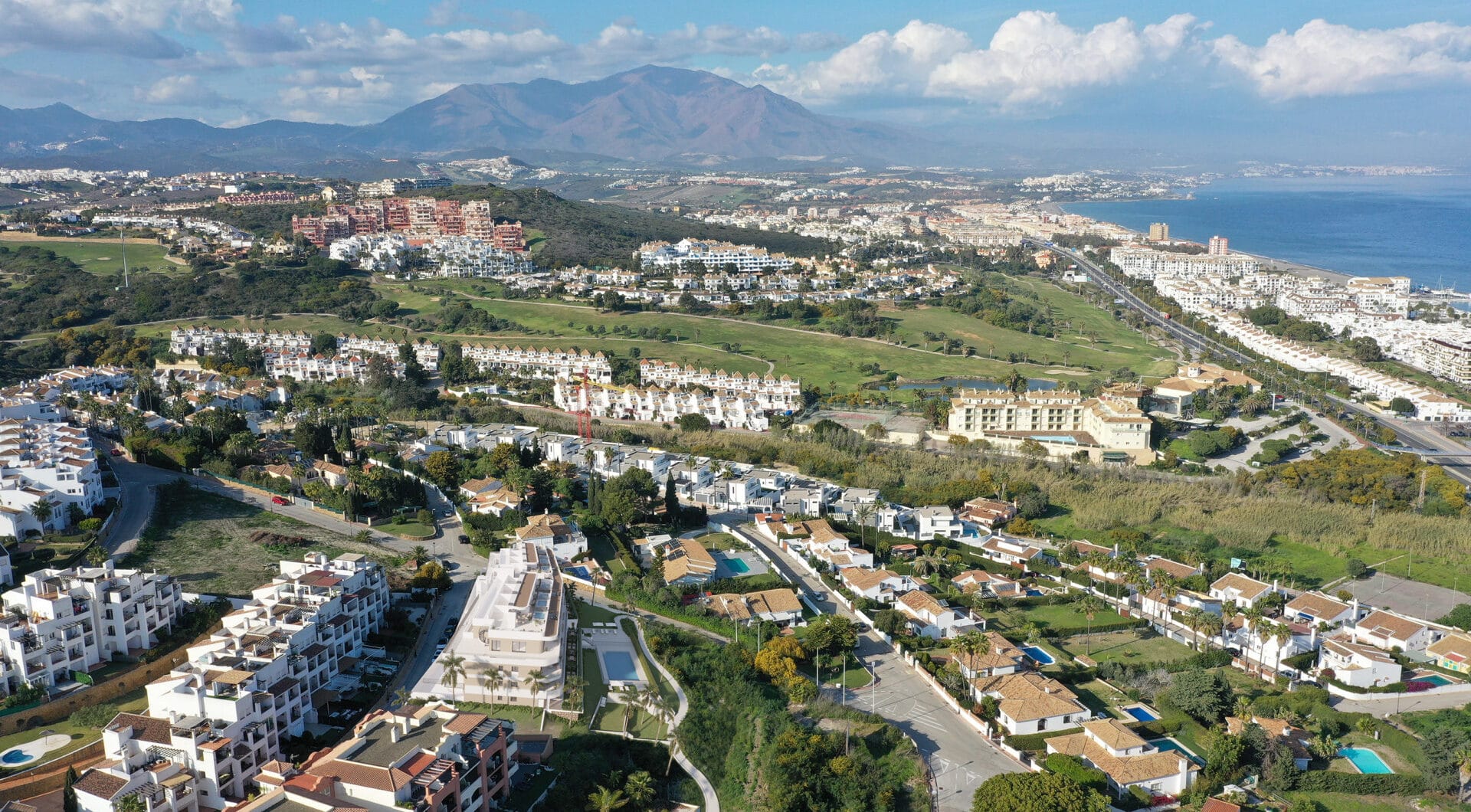 Modern New-Build Apartment with Sea Views in Los Hidalgos, Manilva