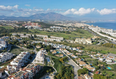 Modern New-Build Apartment with Sea Views in Los Hidalgos, Manilva