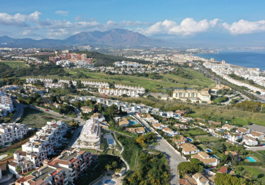 Modern New-Build Apartment with Sea Views in Los Hidalgos, Manilva