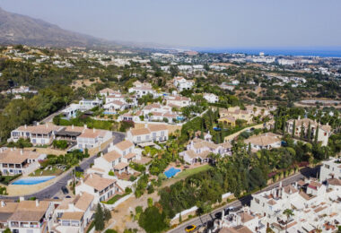 Charming five-bedroom Andalusian style villa in the gated community Puerto de Los Almendros, Benahavis with guest apartment