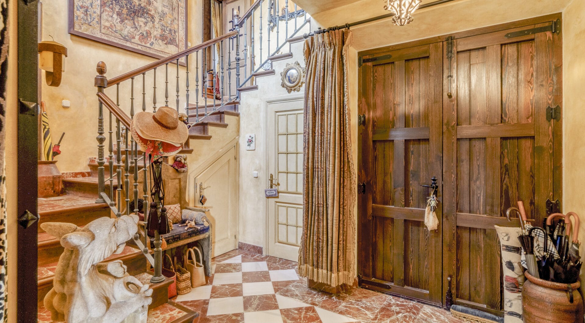 Charming five-bedroom Andalusian style villa in the gated community Puerto de Los Almendros, Benahavis with guest apartment