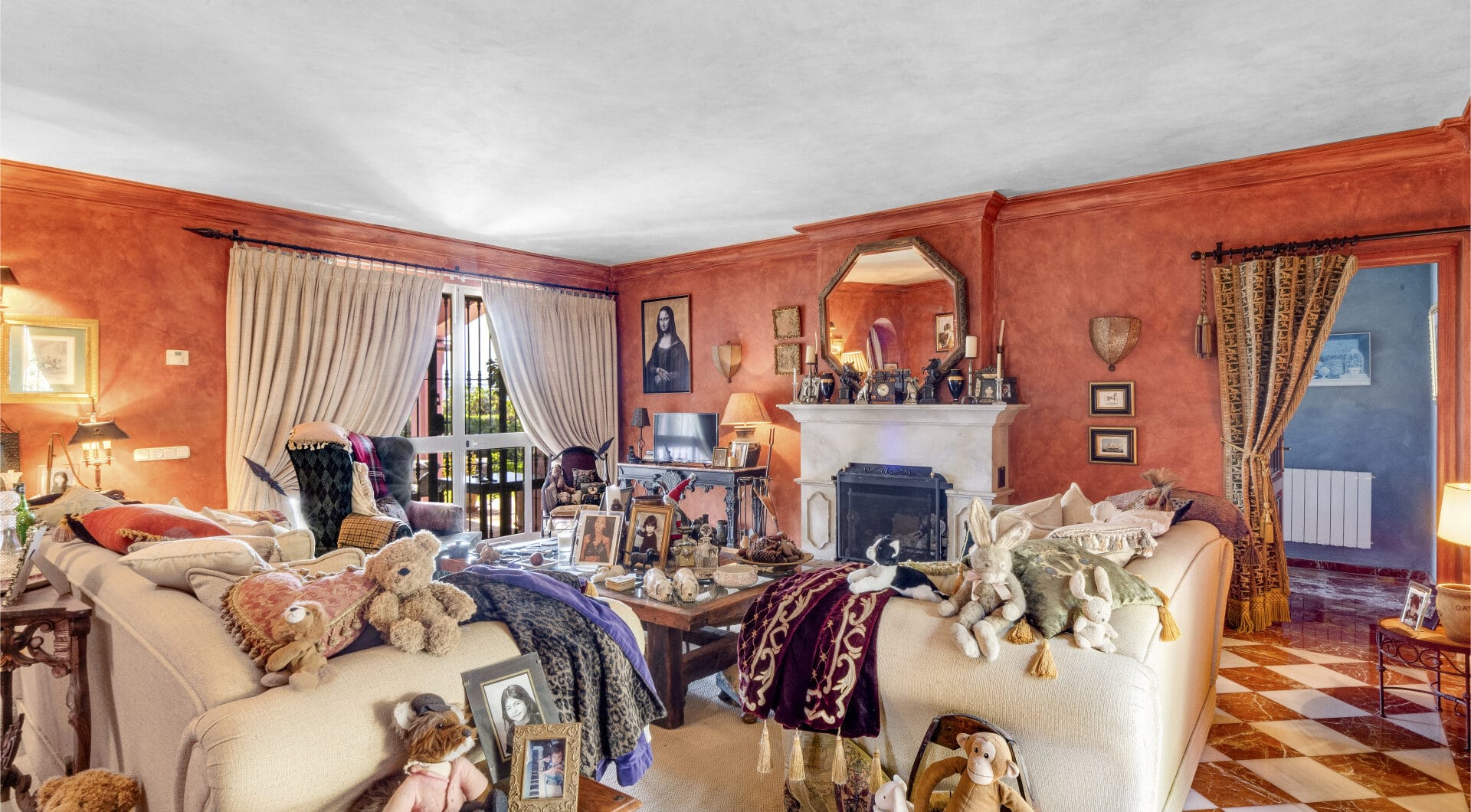 Charming five-bedroom Andalusian style villa in the gated community Puerto de Los Almendros, Benahavis with guest apartment
