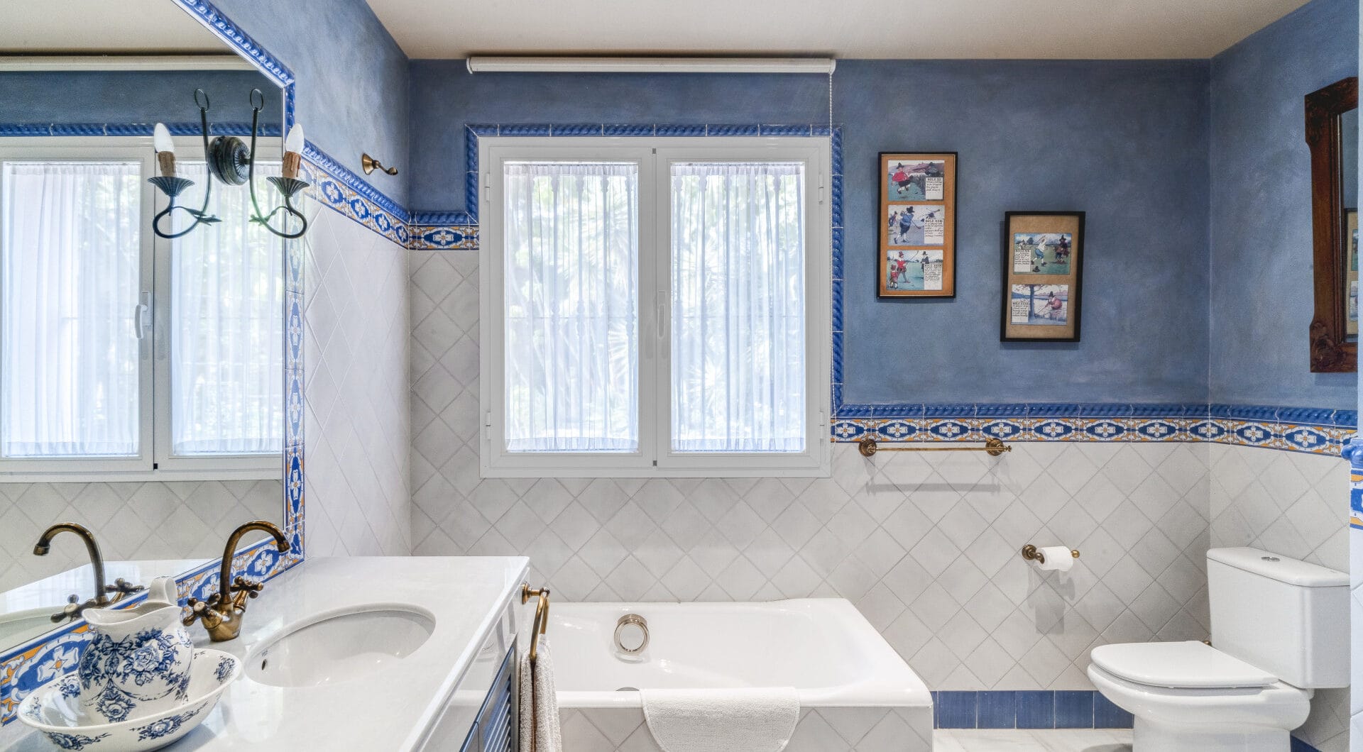 Charming five-bedroom Andalusian style villa in the gated community Puerto de Los Almendros, Benahavis with guest apartment