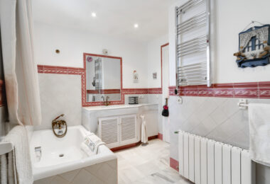 Charming five-bedroom Andalusian style villa in the gated community Puerto de Los Almendros, Benahavis with guest apartment