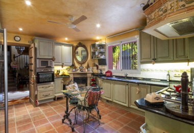 Charming five-bedroom Andalusian style villa in the gated community Puerto de Los Almendros, Benahavis with guest apartment