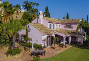 Charming five-bedroom Andalusian style villa in the gated community Puerto de Los Almendros, Benahavis with guest apartment