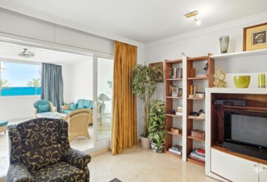 Exclusive Beachfront Two-Bedroom South-Facing Apartment with Sea Views in La Herradura, Marbella